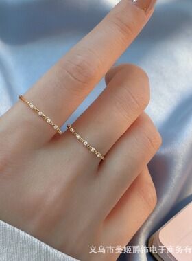 美姬镶钻素圈通勤戒指