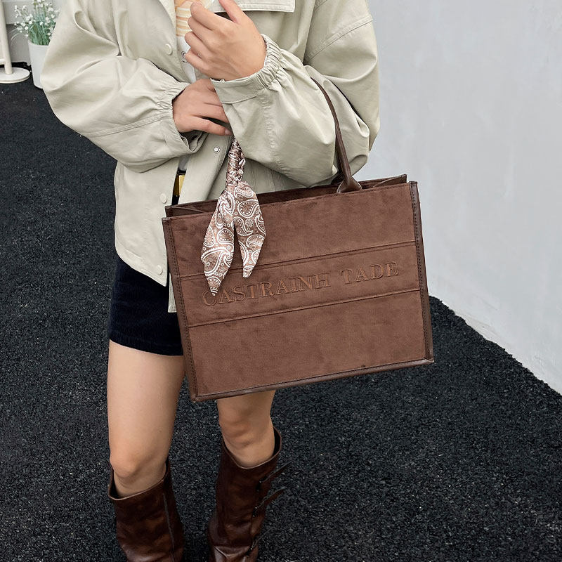 复古麂皮绒托特包女2025新款小众刺绣手提婚包高级感大容量通勤包,淘宝优惠券,粉丝福利购,淘宝优惠卷