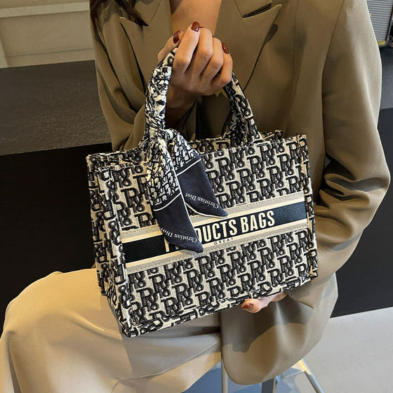 Embroidered tote bag women's portable commuting bag large capacity