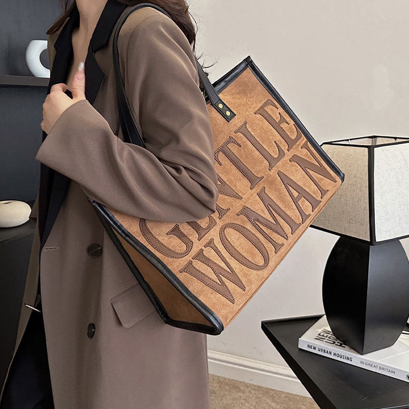 复古麂皮绒大容量包包女2025新款字母单肩托特包高级感妈咪通勤包,淘宝优惠券,粉丝福利购,淘宝优惠卷
