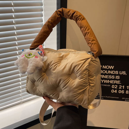 褶皱云朵包小包包女2025新款枕头斜挎包百搭手拎包通勤羽绒棉服包 - 图2