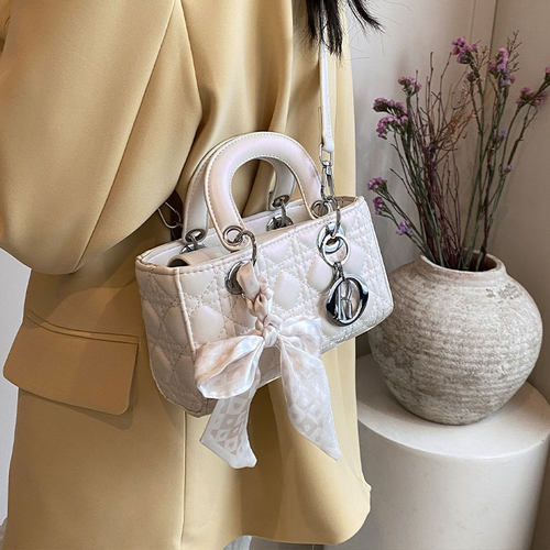 高级感手拎小包包女2025新款潮时尚菱格手提包百搭休闲斜挎通勤包 - 图0