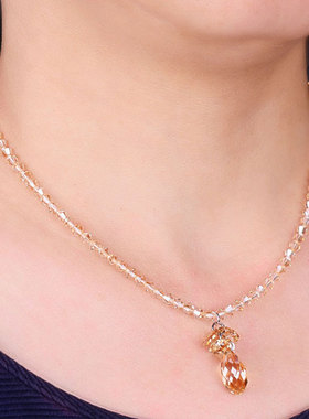 轻奢闪亮水晶项链女百搭新款水滴吊坠小众日韩锁骨高级感颈链饰品