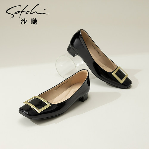 沙驰低跟单鞋女鞋2026年春夏新款方扣漆皮舒适软底时尚裸色工作鞋 - 图1