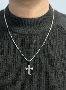 十字花项链男高级感小众嘻哈轻奢十字架吊坠项链长款毛衣链女颈链