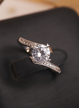 四爪仿真一克拉扭臂钻戒结婚女戒指婚礼仪式用的一对道具活口调节