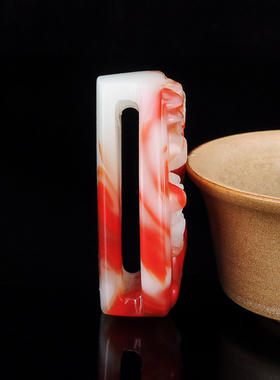 天然和田玉鸡血玉玉龙皮带扣