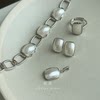 Zhen Sheao white light seawater maple pearl set