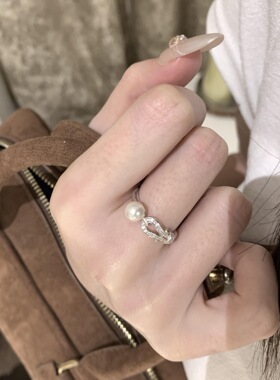 爆闪马蹄扣仿珍珠戒指女小众设计轻奢高级感新款情侣对戒指环