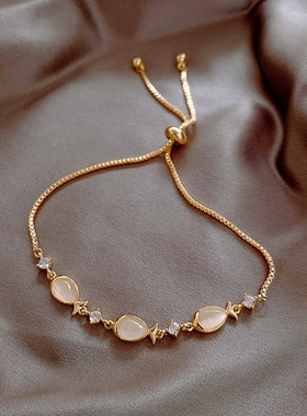 韩版猫眼石小鱼手链女ins潮潮冷淡小众手环个性设计气质手饰