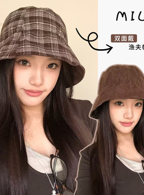 秋季复古格纹双面渔夫帽女显脸小