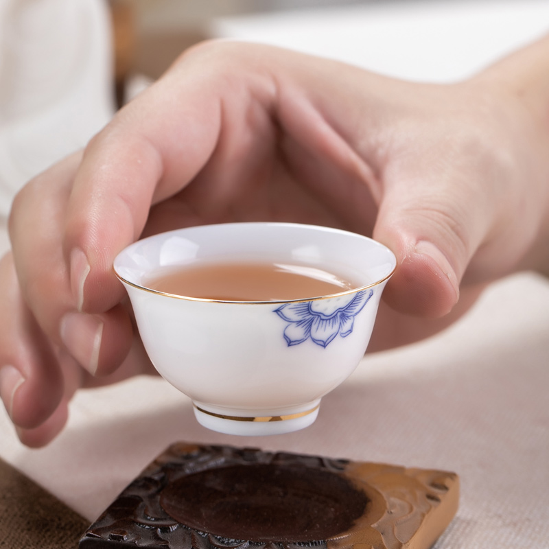 青花瓷功夫茶杯小号品茗杯主人杯白瓷薄胎茶具中式田园风 - 图2