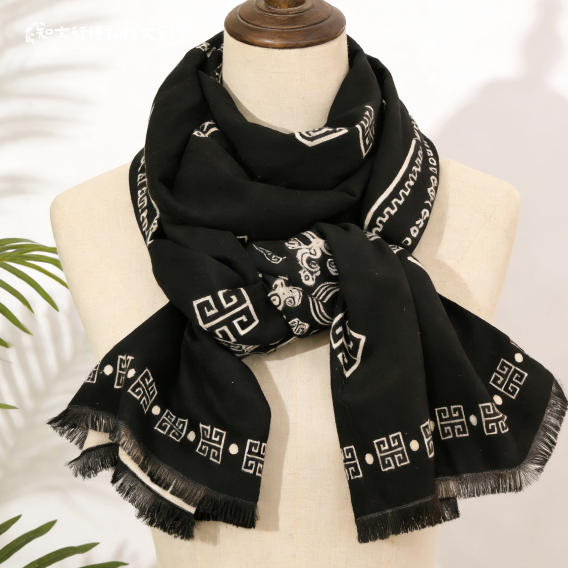 栖羽凤鸟团纹披肩围巾安阳文创复古保暖伴手礼马年礼物新年礼品