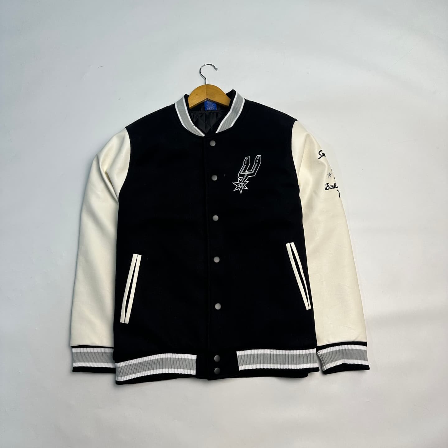 外贸尾货 北美篮球男士呢子单排扣棒球棉服 万针刺绣LOGO保暖棉衣,淘宝优惠券,粉丝福利购,淘宝优惠卷