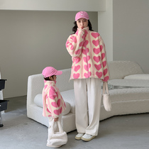 Mother and daughter dress 2023 new autumn and winter fried street mother-son dress Han version of lamb suede thickened and loving parent-child coat wave