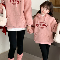 Mother and daughter dress 2023 new winter thickened lamb fluff fur coat fried street mother and son dress with cap parent-child clothing
