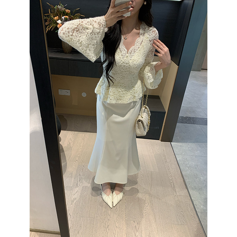 XINYI【巴黎旧梦】秋季浮雕蕾丝小衫女喇叭袖显瘦气质内搭打底衫,淘宝优惠券,粉丝福利购,淘宝优惠卷