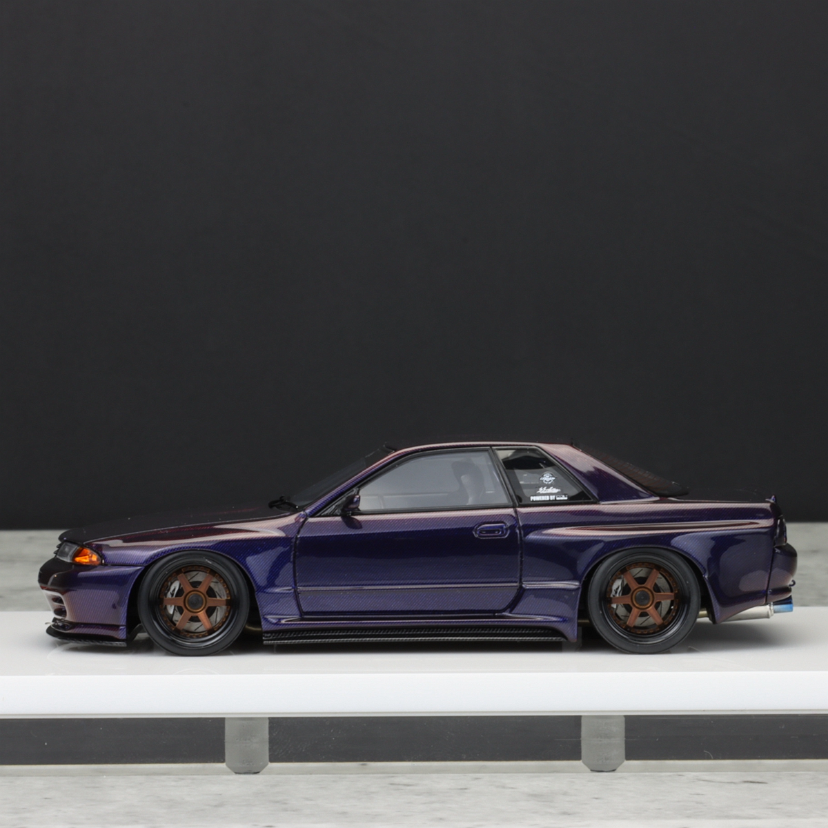 Make up1:43 尼桑 R32 变色紫碳 Garage Active Skyline GTR车模 - 图2