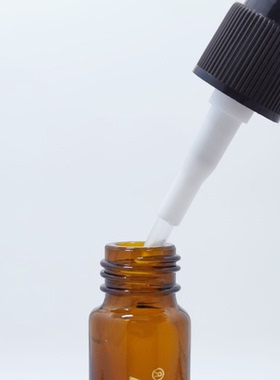多特瑞烫金精油分装瓶加厚玻璃细雾喷雾瓶加厚玻璃黑罩滚珠瓶10ml