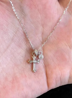 闪钻跑环十字架吊坠项链