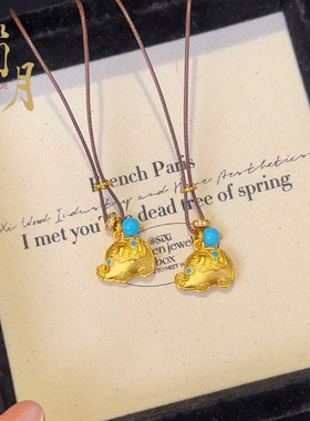 金色吉祥如意炸珠小象项链沙金吊坠2025新款可爱设计皮绳项链挂坠