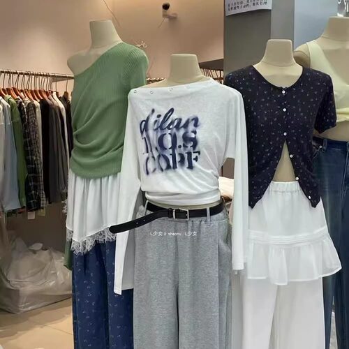 L少女 Tessbrii做旧字母印花斜肩T恤女宽松显瘦辣妹长袖上衣38908 - 图2