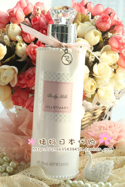 日本 JILL STUART 纯白花漾香芬身体乳 250ml 保湿身体花漾香美人