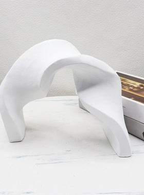 现代简约树脂飘带摆件