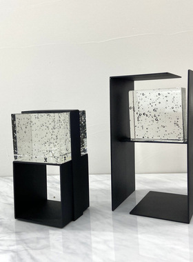 黑色金属透明水晶几何摆件，现代