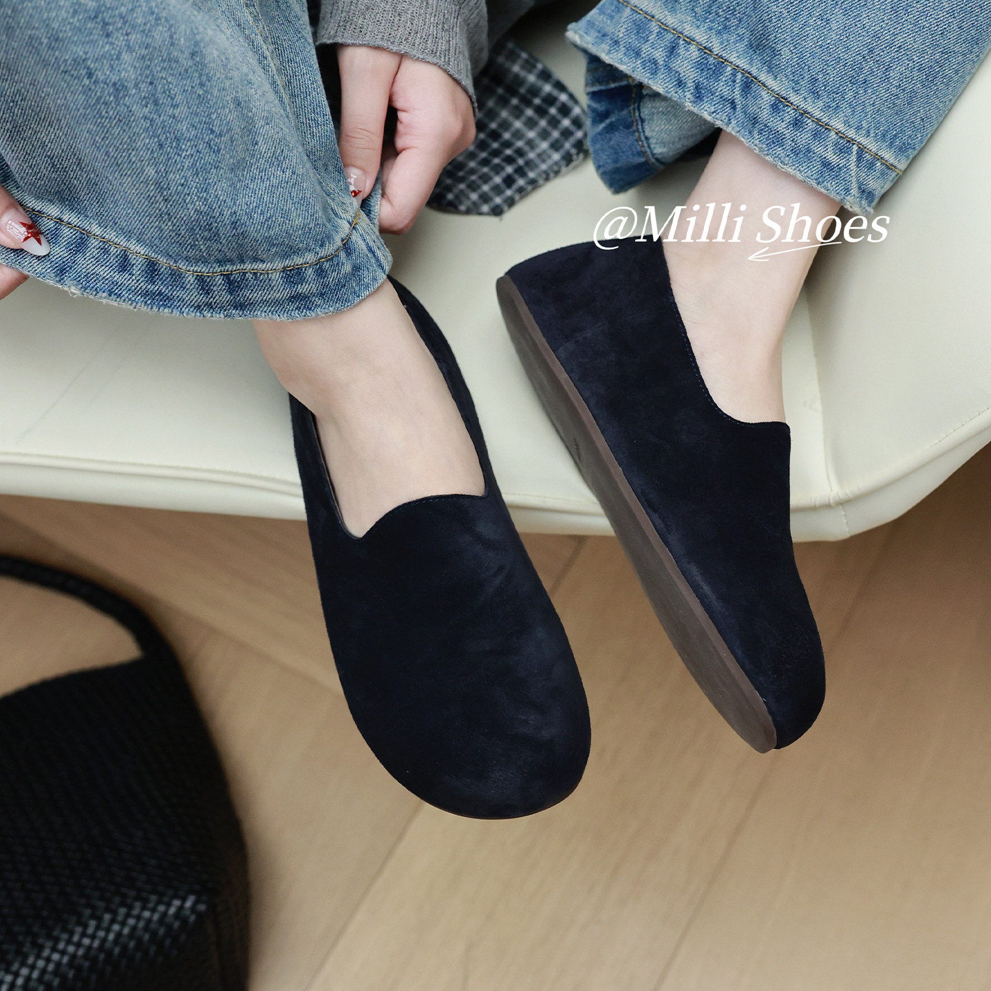 欧洲站2025秋新品欧货反毛皮圆头时尚复古日常百搭平底休闲单鞋女,淘宝优惠券,粉丝福利购,淘宝优惠卷