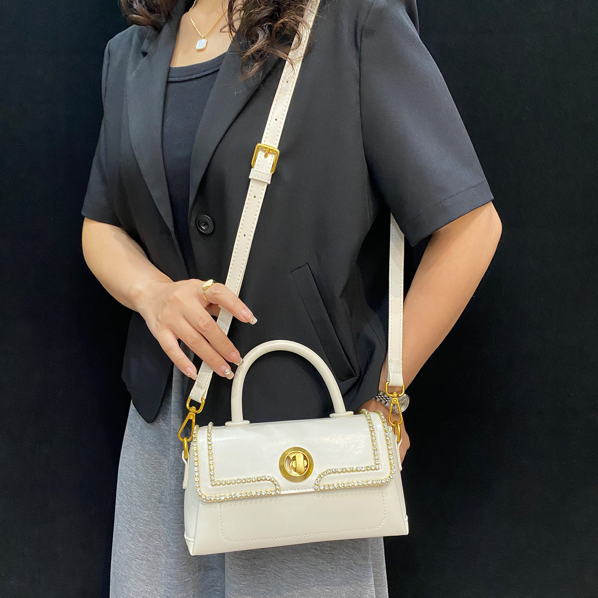 白色包包小众设计时尚简约手提包2025新款水钻小包百搭斜挎包女包,淘宝优惠券,粉丝福利购,淘宝优惠卷