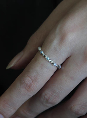 碎银子珍珠戒指素圈小众高级感弹力绳闭口戒女款食指戒简约轻奢