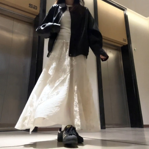 蕾丝拼接设计白色半身裙女长款春秋季大码胖mm显瘦遮肚不规则裙子 - 图1