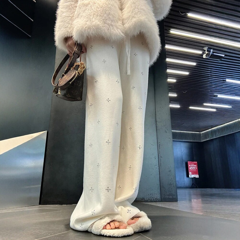 白色慵懒风重工烫钻阔腿裤子女款大码胖mm梨形身材软糯休闲糯米裤,淘宝优惠券,粉丝福利购,淘宝优惠卷