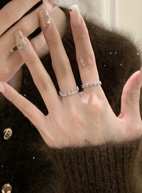小红书同款小皇冠蕾丝排钻戒指女轻奢高级感食指戒精致百搭叠戴指