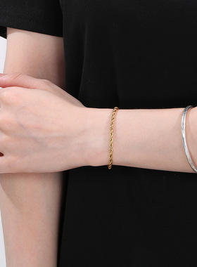 欧美金色跨境麻花链3/4/5/6mm东莞钛钢饰品情侣手链批发水波纹