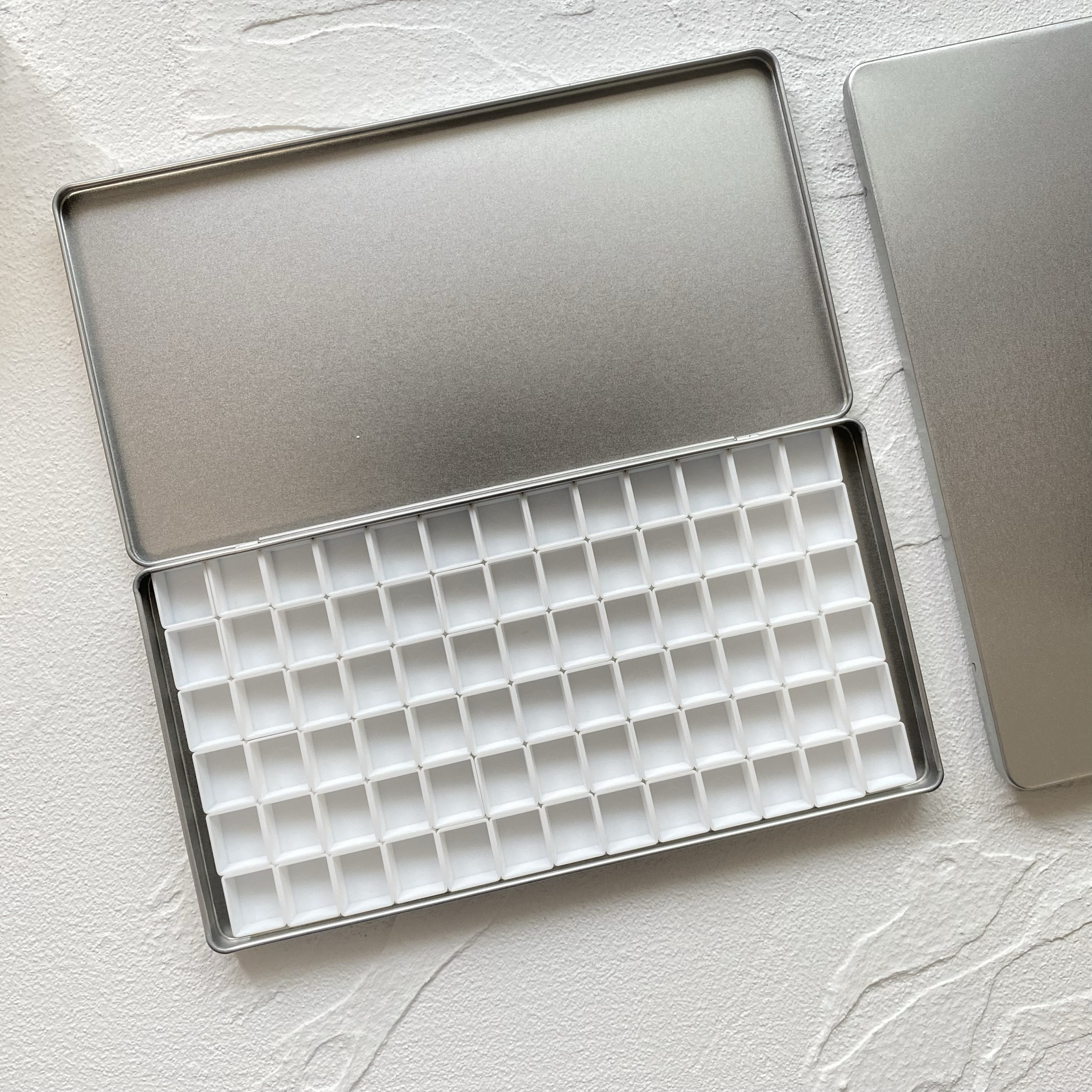 大铁盒水彩颜料收纳盒白夜24色RS全块固体分装收纳铁盒,淘宝优惠券,粉丝福利购,淘宝优惠卷