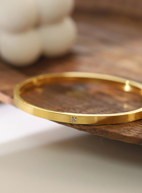 钛钢高保色经典百搭手镯