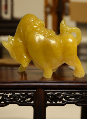 黄玉金钱牛摆件生肖牛招财办公室玄关旺财开业天然米黄玉牛金牛