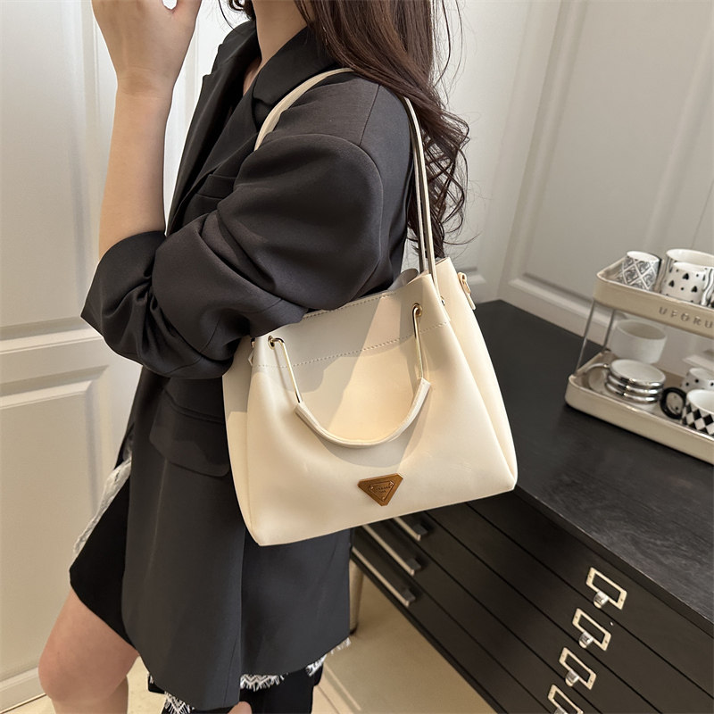 高级感小众时尚手拎水桶包女2025新款潮菜篮子上班通勤单肩斜跨包,淘宝优惠券,粉丝福利购,淘宝优惠卷