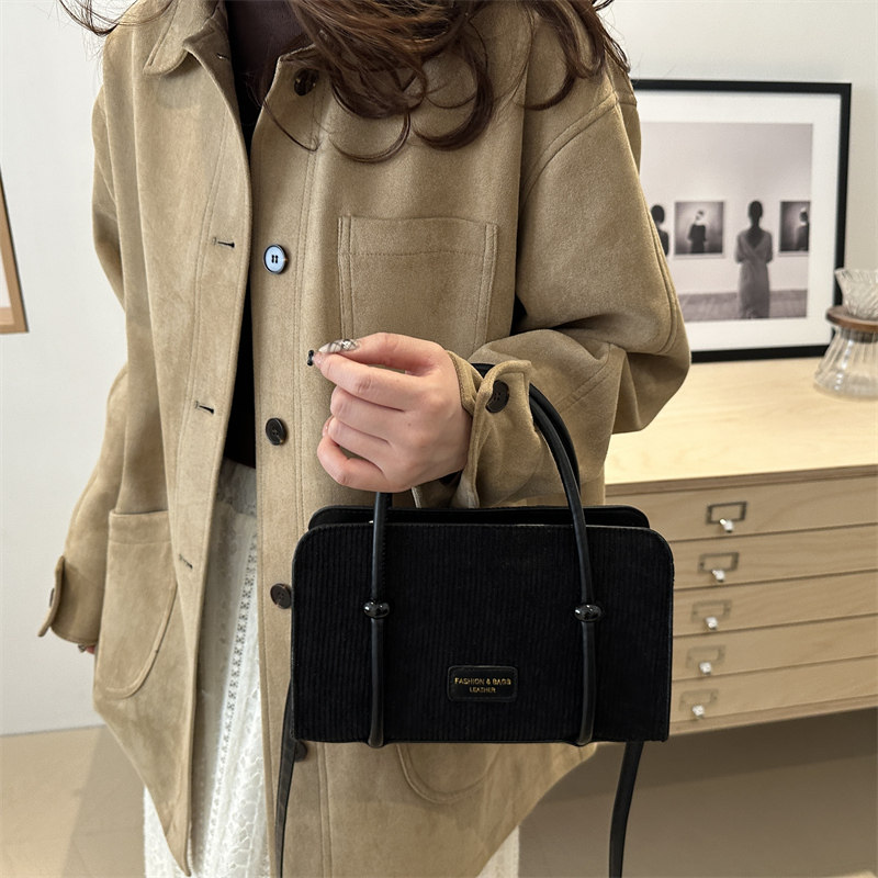2025气质手提小方包女新款韩版潮流百搭单肩包质感小众通勤斜挎包,淘宝优惠券,粉丝福利购,淘宝优惠卷