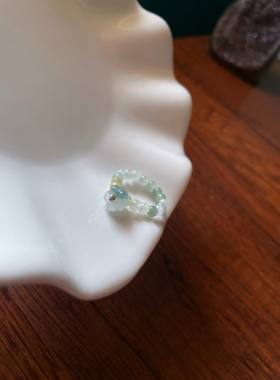 天然a货翡翠飘花小花戒指素圈冰蓝水小米珠戒圈玉戒简约ins风指环