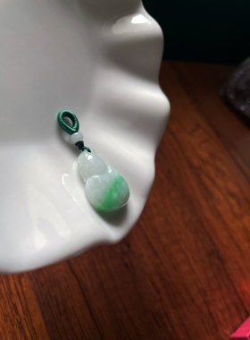 天然a货翡翠飘绿小葫芦锁骨链绳吊坠手串手绳配饰手工滴提溜挂坠