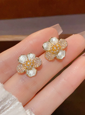 轻奢独特气质甜美微镶花朵耳钉女小众时尚简约设计高级感轻奢耳环