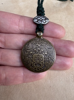 古玩杂项复古包浆尼泊尔藏传纯铜九宫八卦牌挂件黄财神吊坠钥匙扣