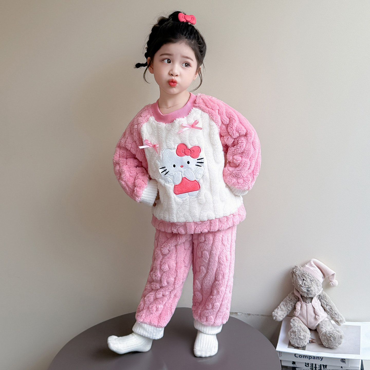 凯蒂猫儿童可爱珊瑚绒睡衣女童冬季保暖法兰绒女孩宝宝卡通家居服,淘宝优惠券,粉丝福利购,淘宝优惠卷