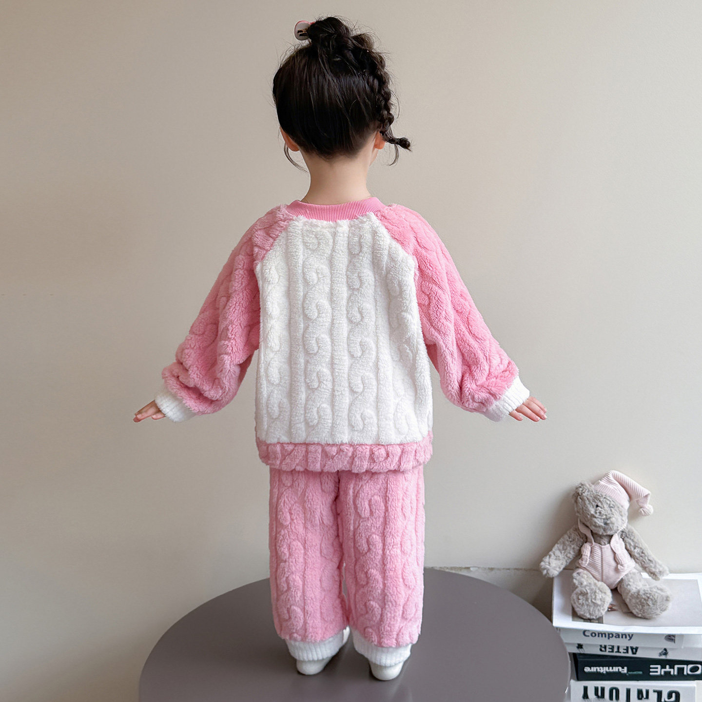 凯蒂猫儿童可爱珊瑚绒睡衣女童冬季保暖法兰绒女孩宝宝卡通家居服,淘宝优惠券,粉丝福利购,淘宝优惠卷