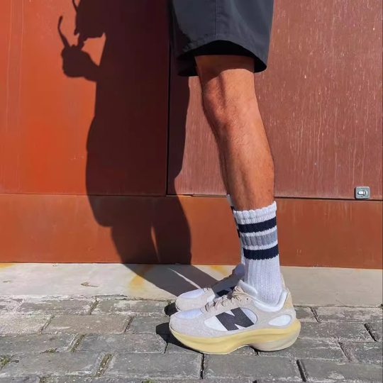 Beige Retro-Papa-Schuhe mit dicker Sohle