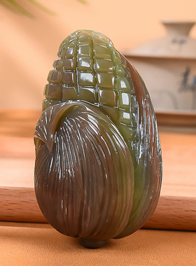 和田玉籽料玉米蝙蝠手把件