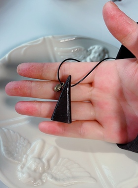 简朴手作檀木松果吊坠长款皮绳项链民族古风禅意冷清感木制毛衣链